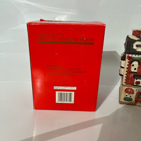 Caldor Vintage Hand Painted Ceramic Lighted House - Cafe Roma - Picture 10 of 12